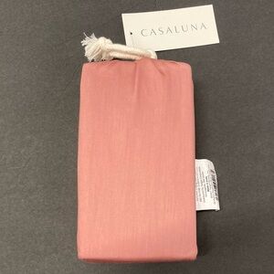 Casaluna Pillowcases Pair King Size Cotton Polyester Pink Modern Rose NWOT